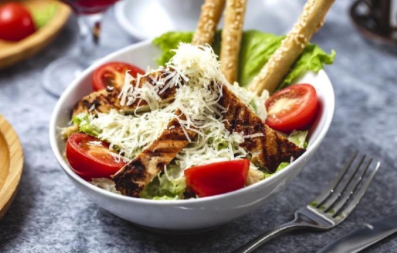 Sezar salatı 