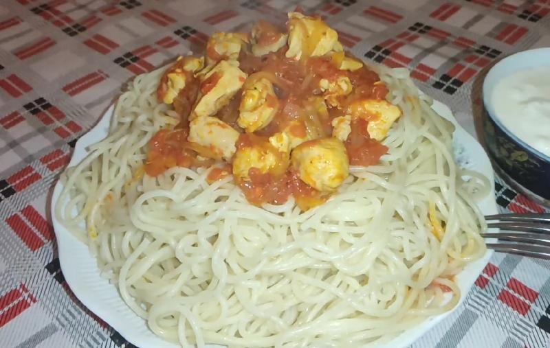 Spaget qulyaj toyuq