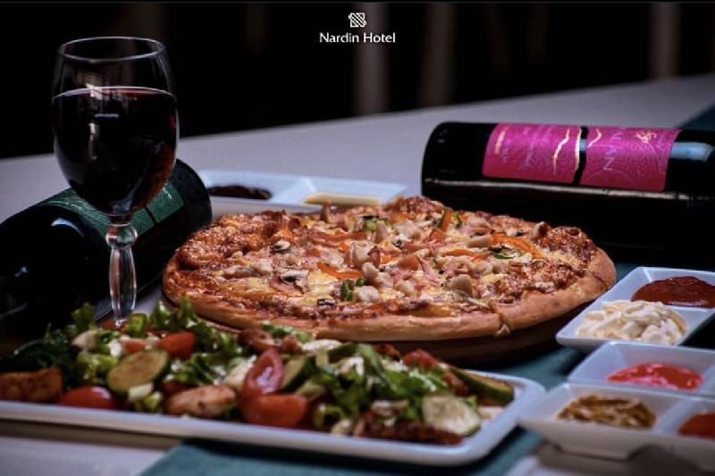 Pizza toyuqlu