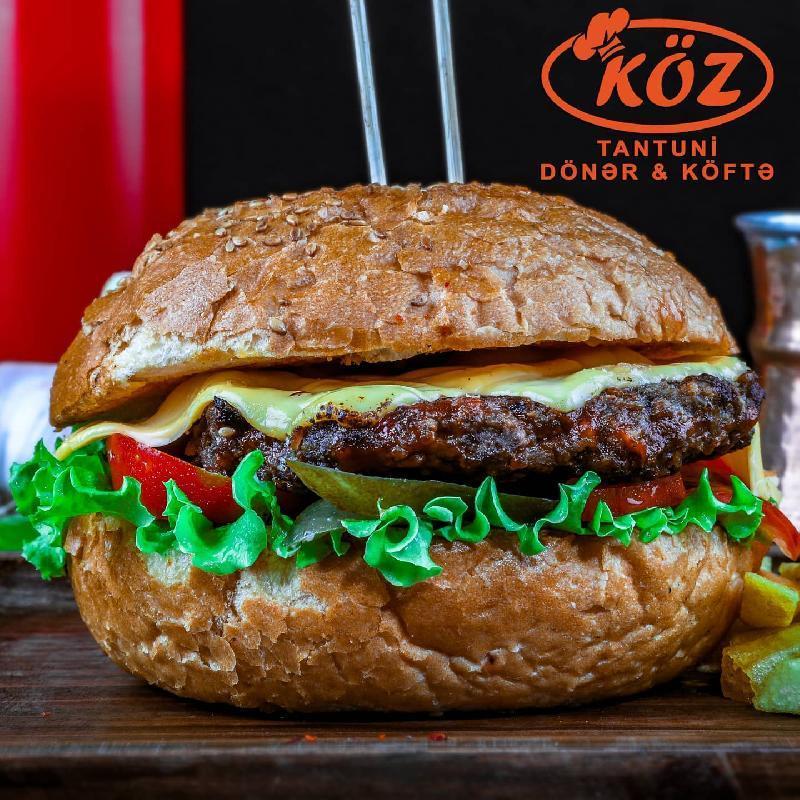 Ət Cheeseburger