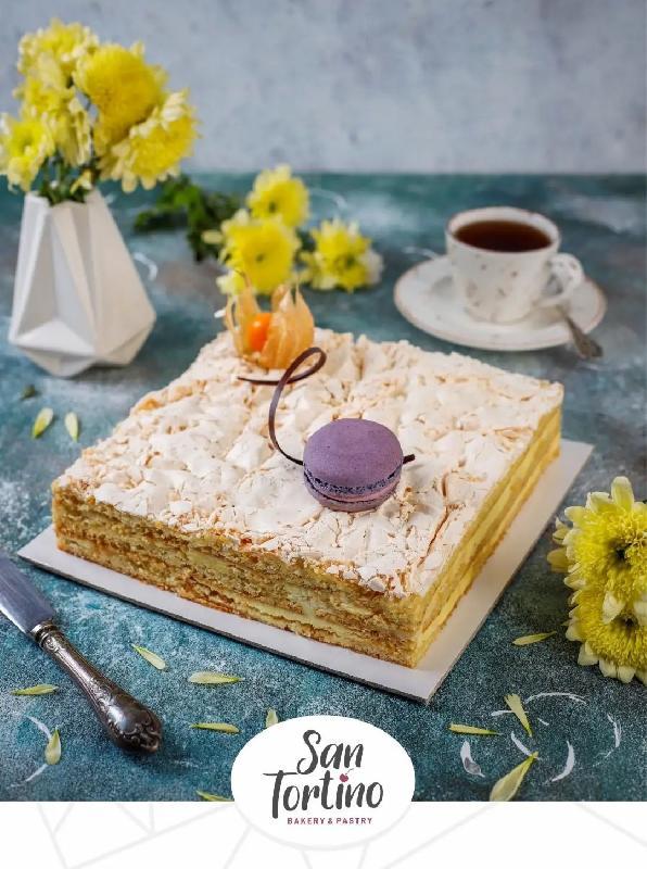 Meringue cake