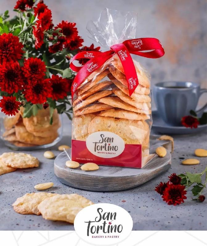 Almond cookie