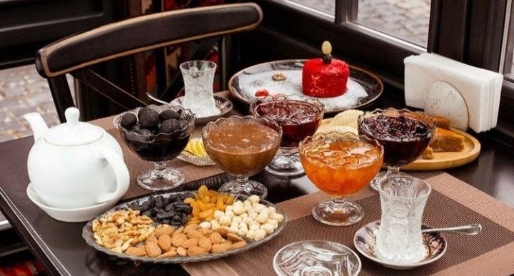 Çay dəstgahı böyük