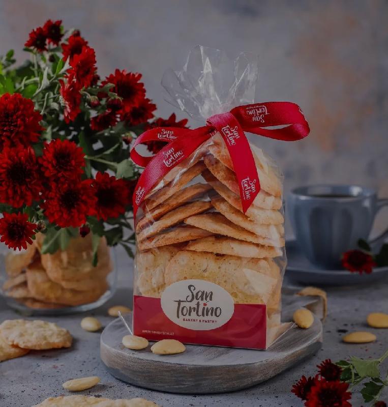 Almond cookie