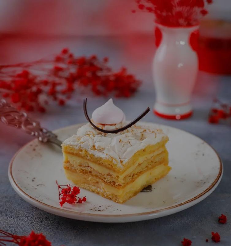 Meringue cake