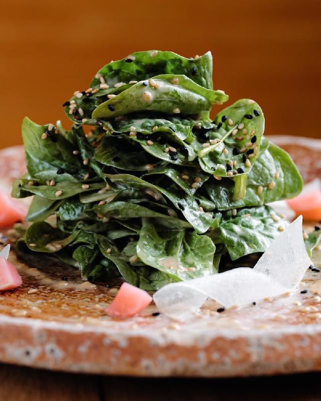 Goma fumi no horenso salada