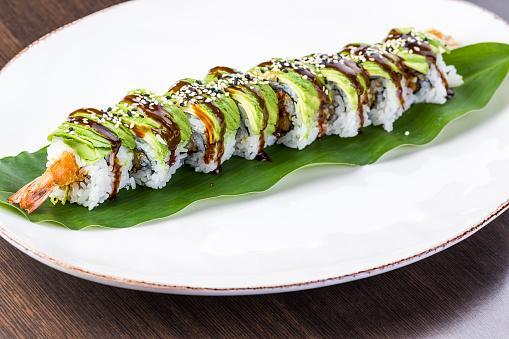Ebi furai to avocado maki