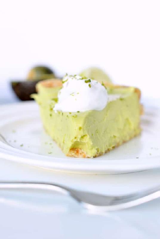Homemade raw avocado key kime vegan pie