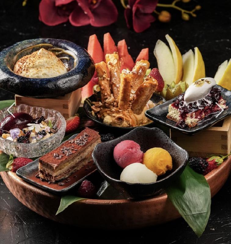 CÉ LA VI Dessert Platter