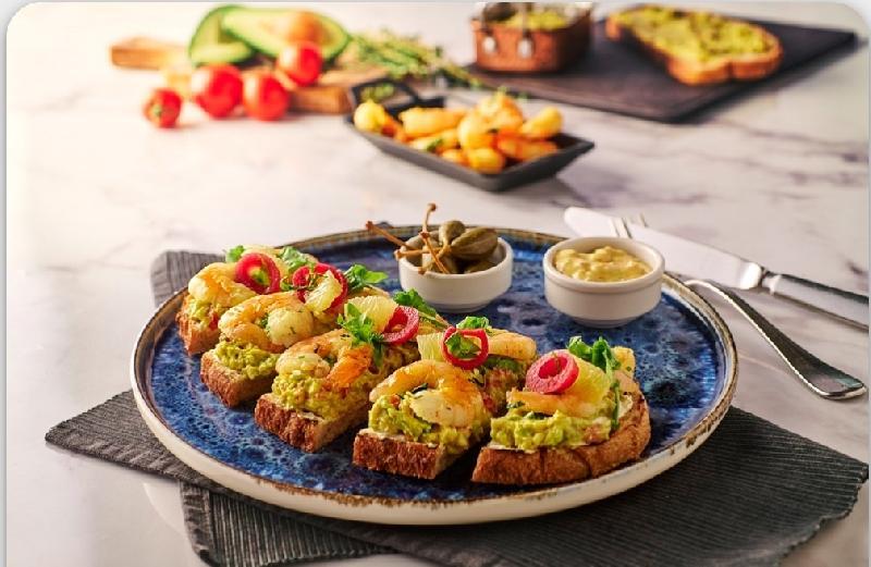 Avokado Souslu Krevetli Brusketta