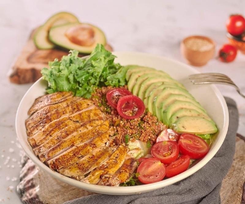 Kinoa Və Toyuqlu Bowl