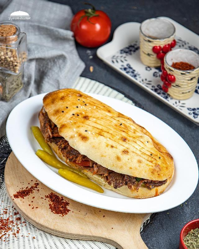 İskəndər dönər