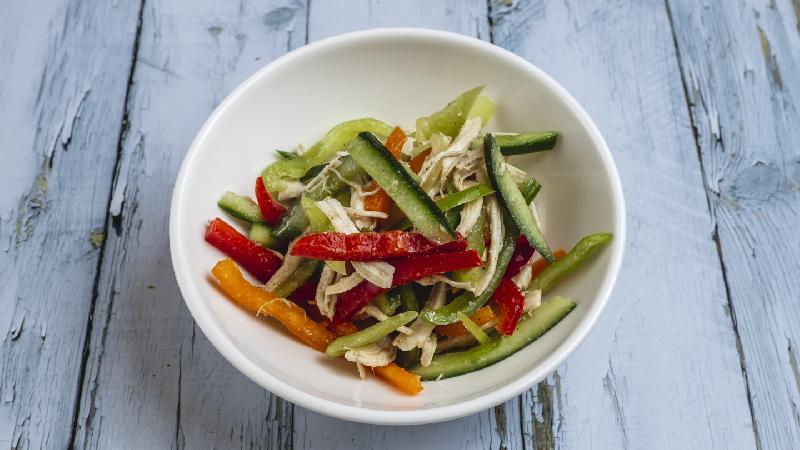 Toyuq Salatı