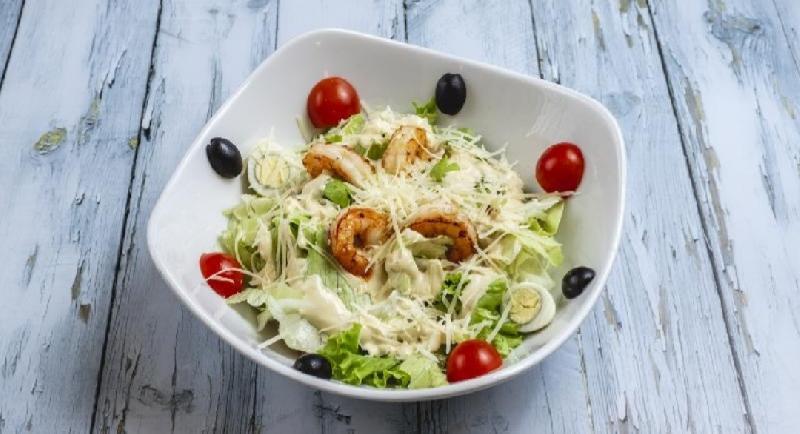 Sezar salatı 