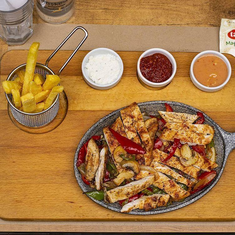 Tavuk fajita 