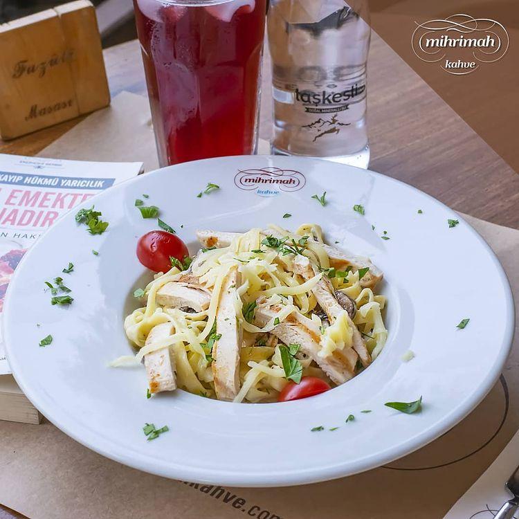 Tagliatelle chicken alfredo 
