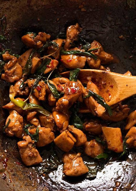 Chicken With Basil 