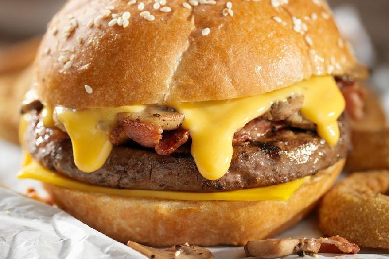 Chedarlı Bakon Burger 
