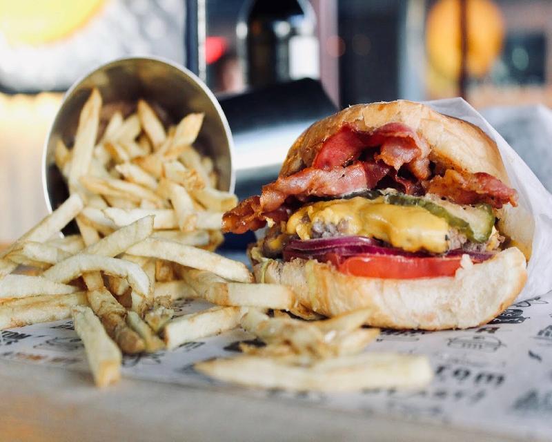 Atom Burger 
