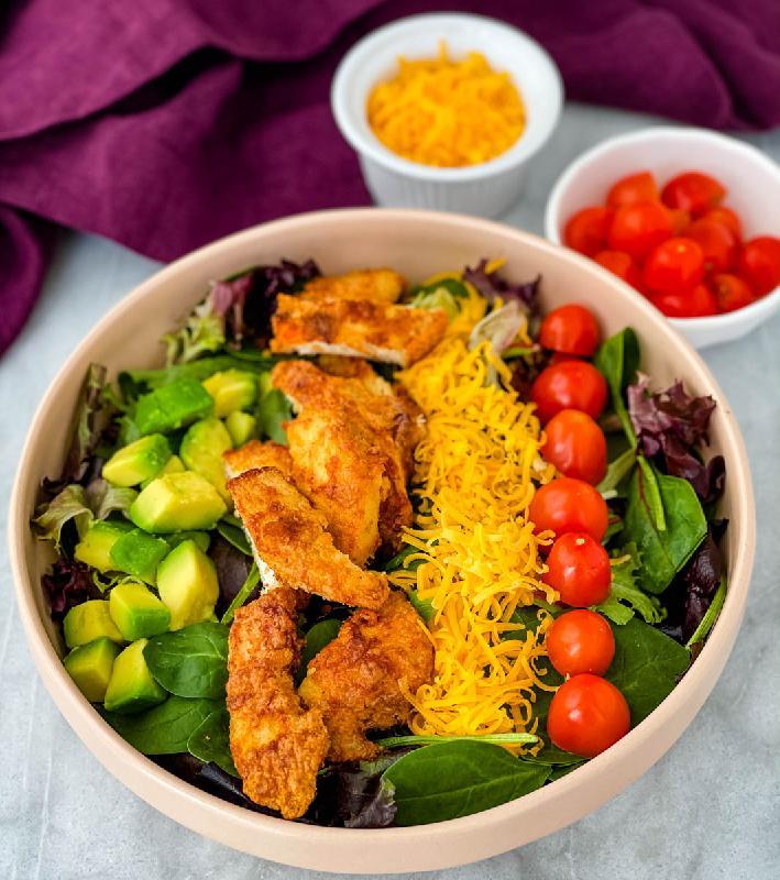 Qızardılmış Toyuq Salatı 