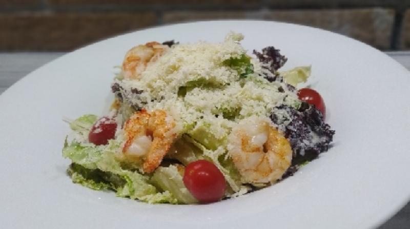 Sezar salatı Krevet İlə