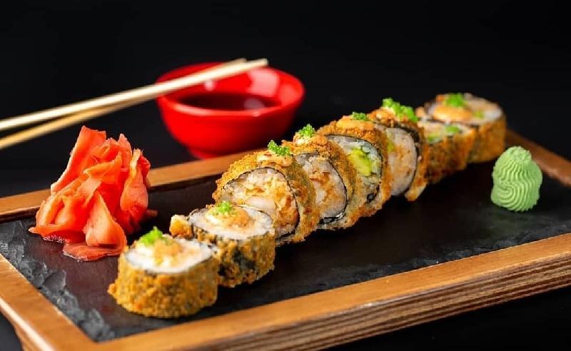 Shrimp tempura hot roll 8 PCS