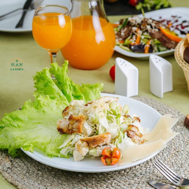 Toyuq Salatı 