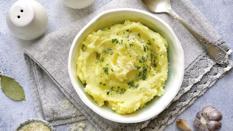 Fermente sarımsaklı ödemiş patates püresi