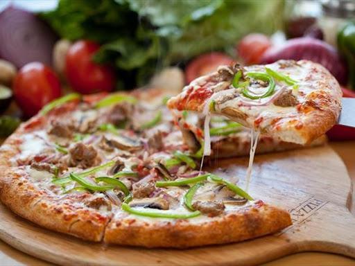 Göbələkli Pizza