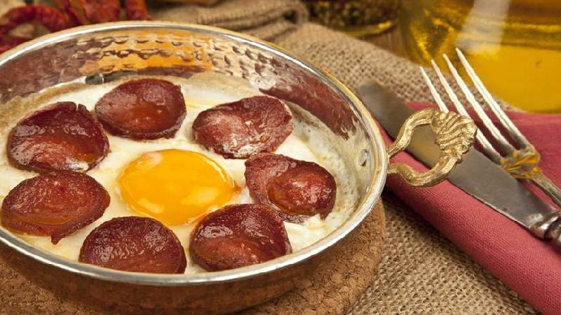 Sucuklu Yumurta 