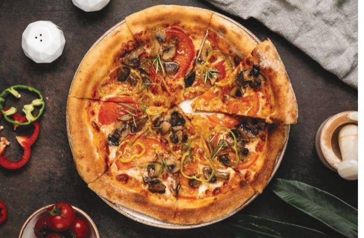 Vegetarian pizza tərəvəzli 