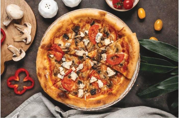 Göbələk pizzası