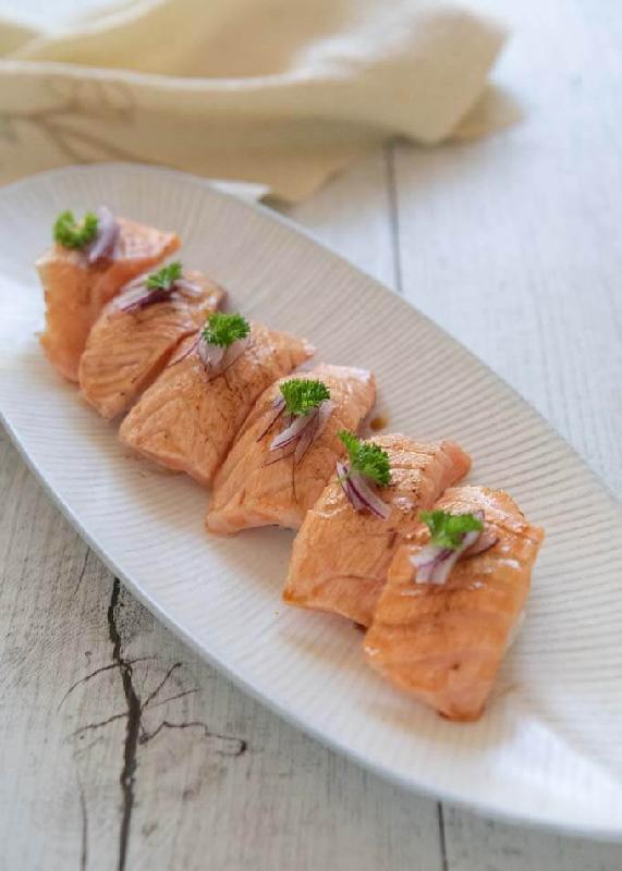 SEARED SALMON NIGIRI