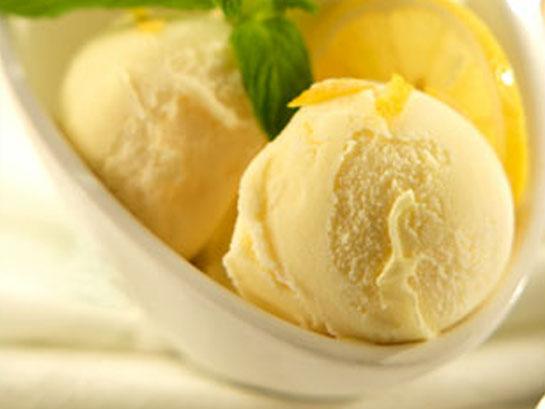 Dondurma & sorbet Limon ve adaçayı