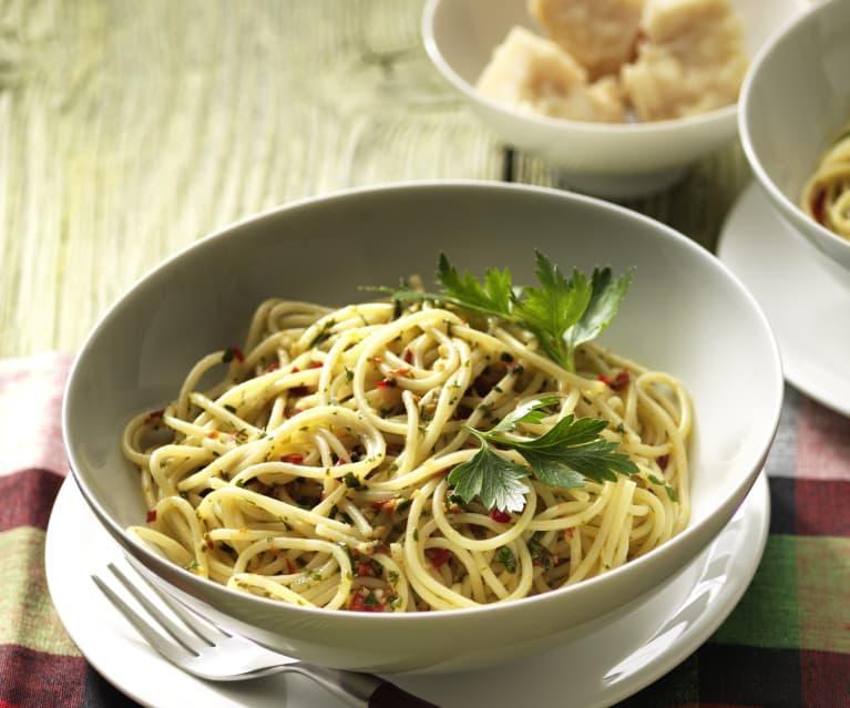 SPAGHETTI AGLIO A OLIO