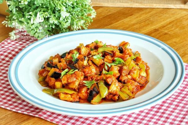 Şakşuka Salatı