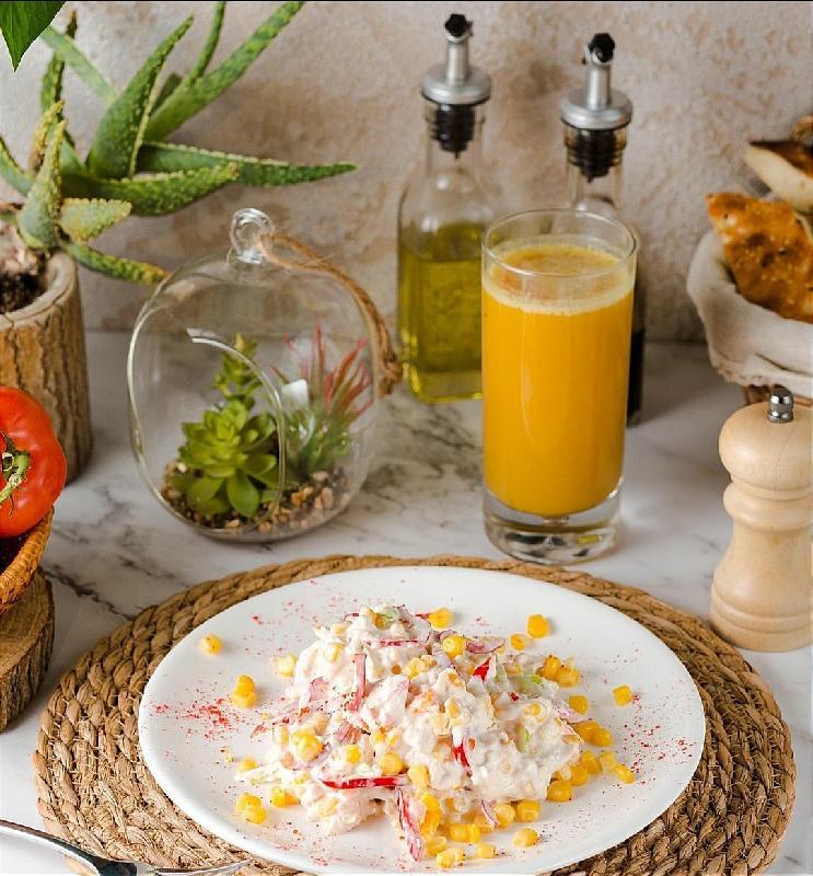 Toyuq salatı