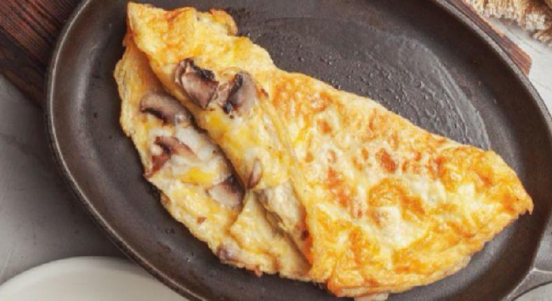 Göbələkli omlet