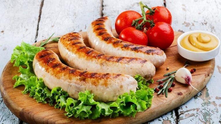 Toyuq sosisləri