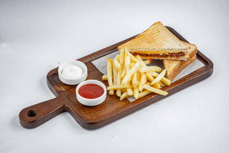 Sucuklu tost