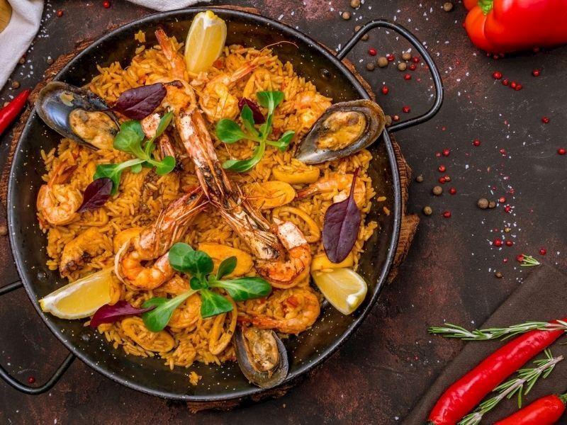 DENİZ MAHSÜLLERİ PAELLA
