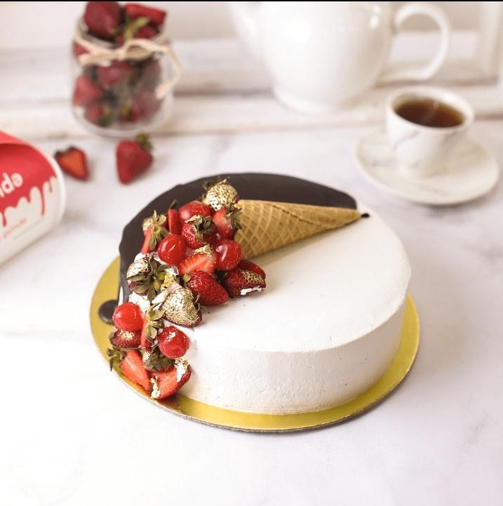 Meyvəli şokoladlı tort