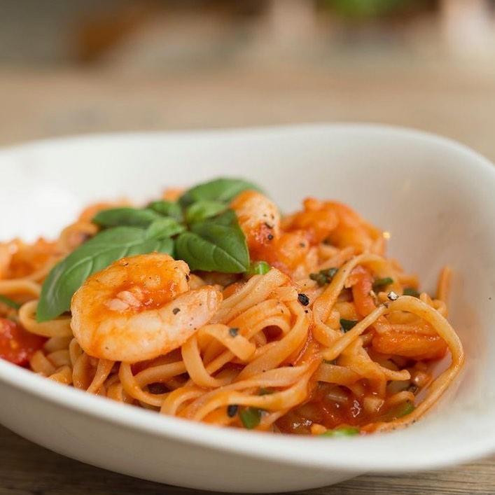 Gamberetti E Spinaci Linguine İlə 