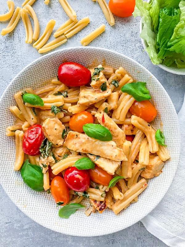 Pollo Piccante Taglıatelle ilə 