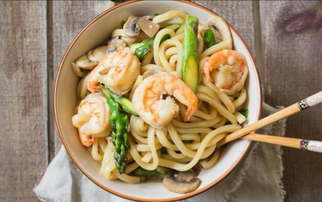 Udon Əriştəsi İlə Dəniz Məhsulları 