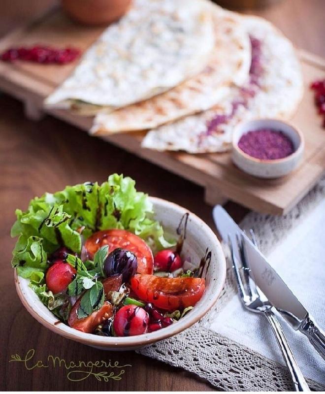 Bakı Pomidorlarından  Salat