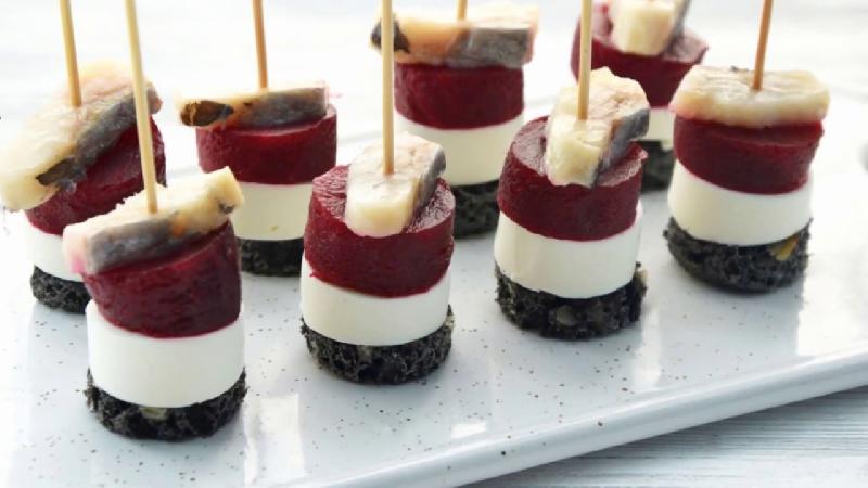 Канапе печеная свекла с сыром Фета