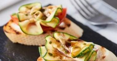 Брускетта с печеными овощами