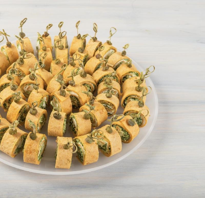 РОЛЛ С КУС-КУСОМ, ШПИНАТОМ И СЛИВОЧНЫМ СЫРОМ