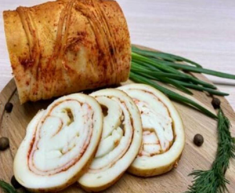 Сырный рулет копченый с начинкой 
